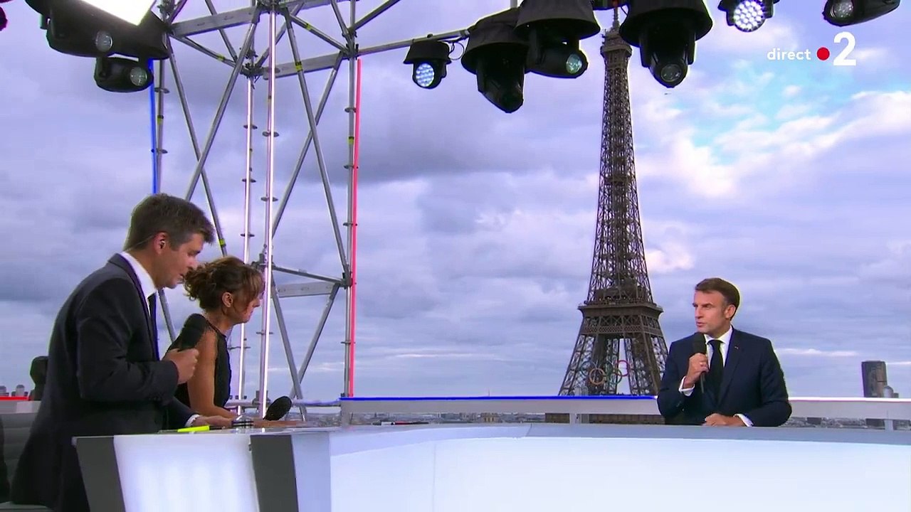 Emmanuel Macron à propos de Lucie Castets, désignée par la gauche pour Matignon.: "Le sujet n'est pas un nom donné" mais "quelle majorité peut se dégager".