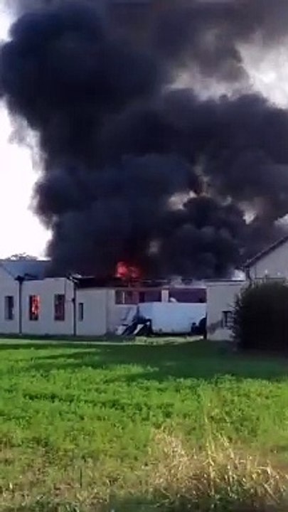 Incendio a Minerbio (Bologna): nube di fumo in cielo