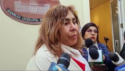 Download Video: Denuncian que senadora del MAS ayudó a un postulante en examen de las judiciales; ella niega las acusaciones