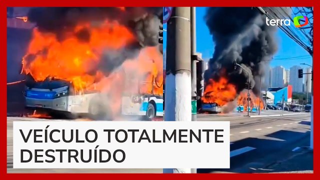 Ônibus pega fogo e interdita Avenida Interlagos em SP