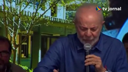 'Aumento do salário mínimo faz brasileiro ficar mais bonitão e gordo', diz LULA