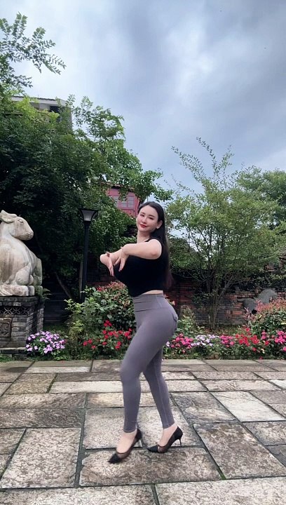 Chinese girl dance short video