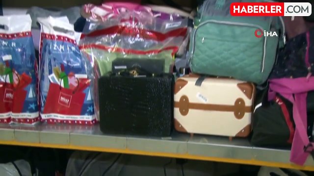 İzmir Adnan Menderes Havalimanı'ndaki Unutulan Eşyalarla Adeta Mağaza Açılır