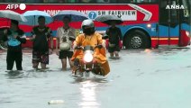 Il tifone Gaemi si abbatte sulle Filippine, strade allagate a Manila