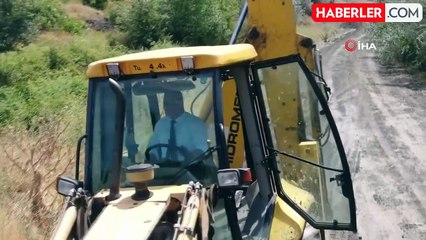 Rekor oyla seçildi, ceketini çıkarıp iş makinası kullanmaya başladı