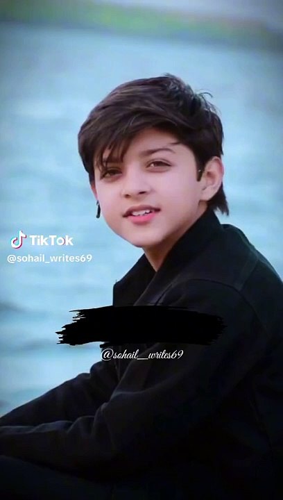 کون ہے وہ دنیا میں جو تجھے مجھ سے بڑھ کر چاہنے لگا