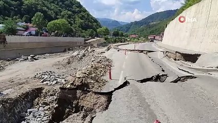 Çalışma yapılan yol çöktü