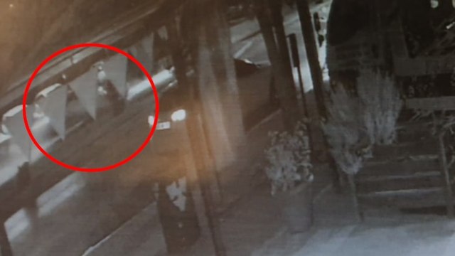 Otomobilin çarptığı motosikletin sürücüsü Efehan öldü; kaza kamerada