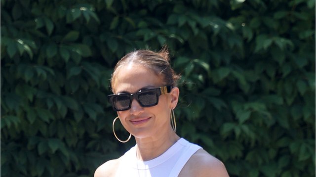 GALA VIDEO - Jennifer Lopez garde le sourire malgré les épreuves : “Son été ne se passe pas comme prévu”