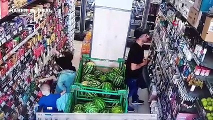 Isınan havalar hırıszları da bozdu: Kokusunu beğendiği deodorantları çaldı