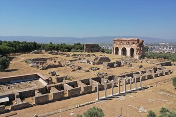 Roma'nın "İstiklal Caddesi" gün yüzüne çıkarılıyor