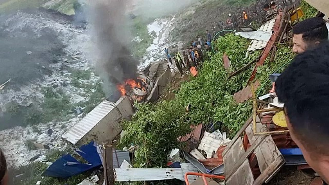 Crash d'un avion au Népal: 18 morts, le pilote seul survivant