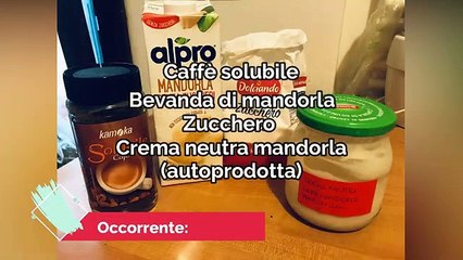 Delizioso caffè al caramello con latte di mandorle a casa!