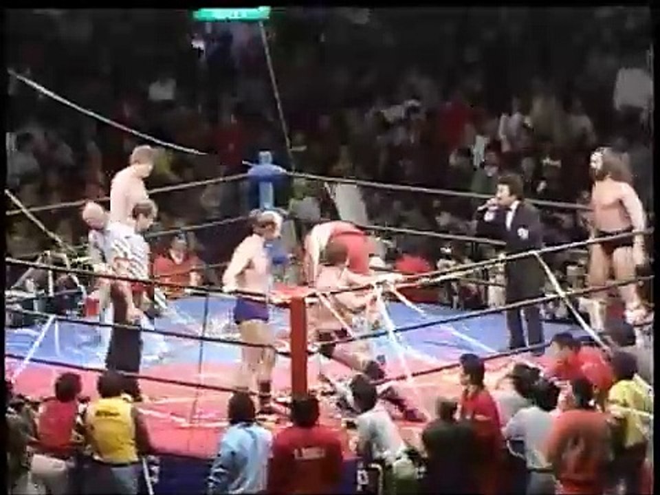 Dory Funk Jr. & Terry Funk vs. Stan Hansen & Bruiser Brody (December 13th, 1982)