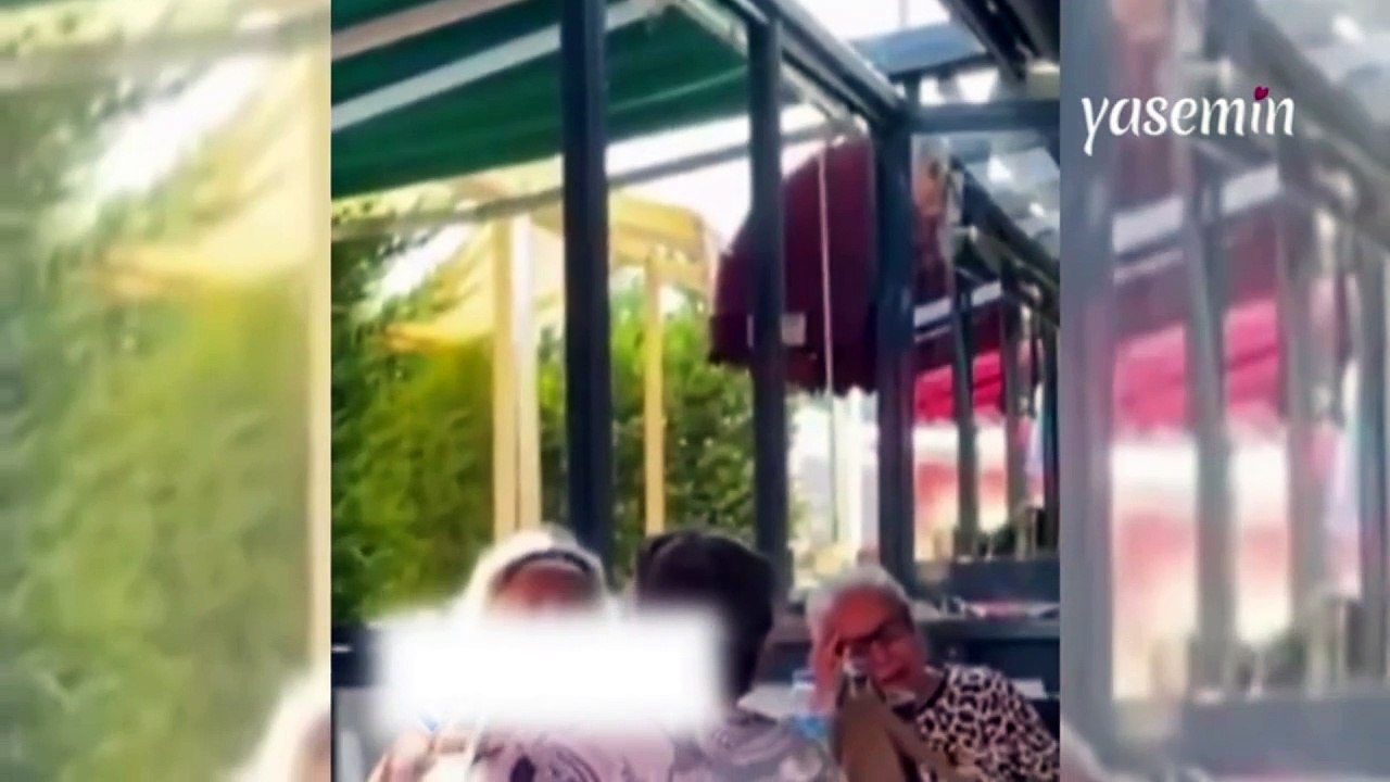 Bursa'da sıcaklara dayanamayan bir grup teyzeyi görenler hayrete düştü! Oturdukları kafede vantilatör yok diye ağladılar