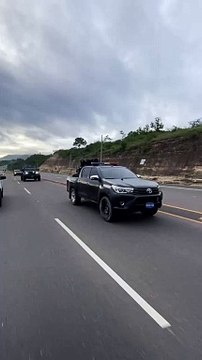 Hondureños extraditables: Edgardo René Velasquez Navarro y Mario Rodolfo Mejia Cubillas escoltados por PolicÍa Nacional