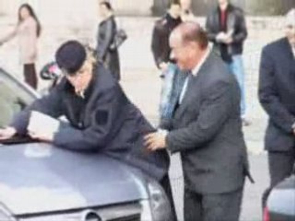 bye bye ! Berlusconi