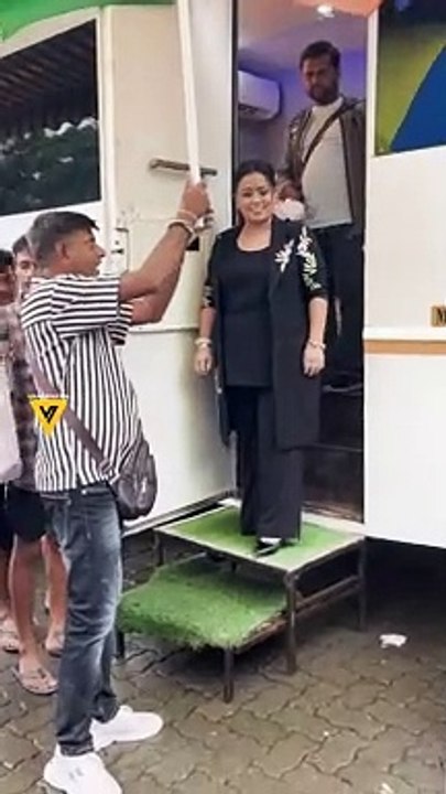 Bharti Singh Spotted At Laughter Chefs Unlimited Entertainment Set For Shoot