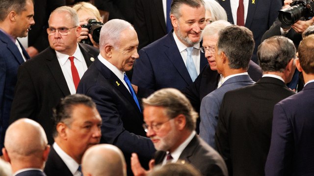 ABD Kongresi'nde konuşan Netanyahu'ya hem alkış hem protesto