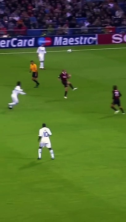 Ronaldinho Beautiful Ball Control 