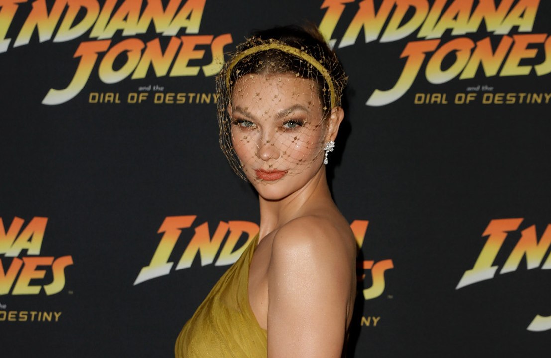 Karlie Kloss has praised Taylor Swift's 'classic' music