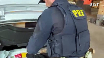 PRF apreende contrabando em carro de escolta armada na BR-277 em Cascavel