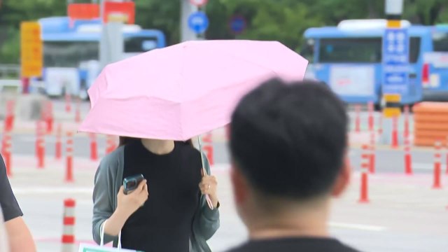 [날씨] 서울 올해 첫 '폭염경보'...내륙 요란한 소나기 / YTN