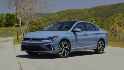 2025 Volkswagen Jetta in Stunning Blue – First Look 🚗