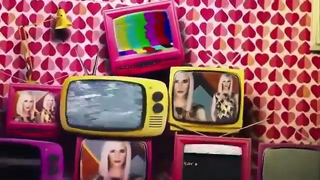 يا حبيبي تعال الحقني لفقيده الفن اسمهان باللغة الإسبانية بصوت المغنية كاتاليا