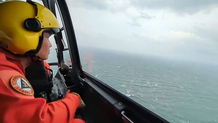 Buque cisterna con 1,4 millones de litros de fuel se hunde frente a la capital filipina