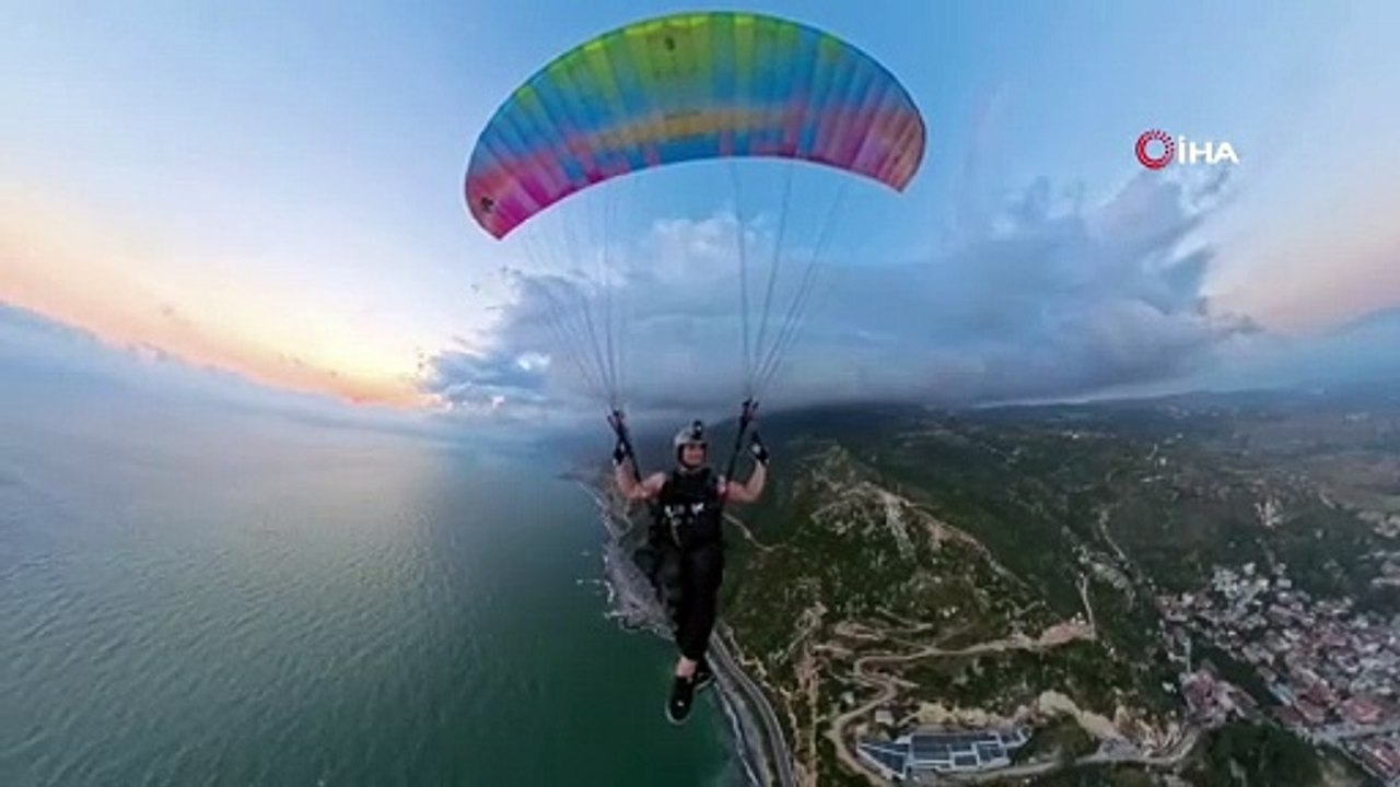 Panik anları kamerada! Gökyüzünden üzerine paraşütçü geldi