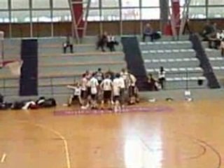 Match de basket avec les "commentaires de Morgane"