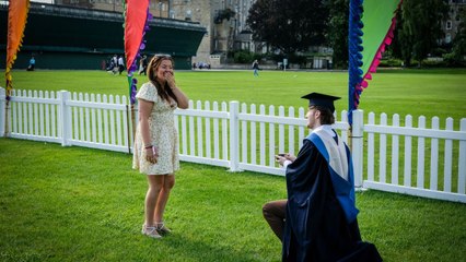 Uni student proposes at his graduation ceremony
