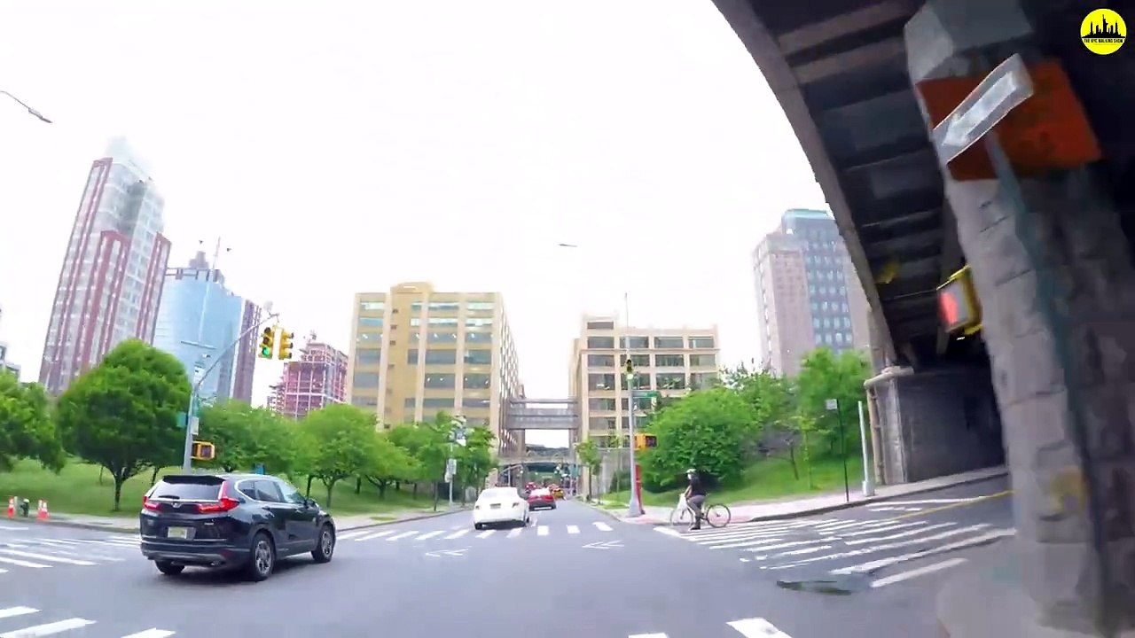 Drive through New York City from Lower Manhattan to Brooklyn Bridge, Chinatown and Union Square