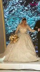 بكاء مروان عطيه وعروسته في اللحظات الأولى من زفافهم