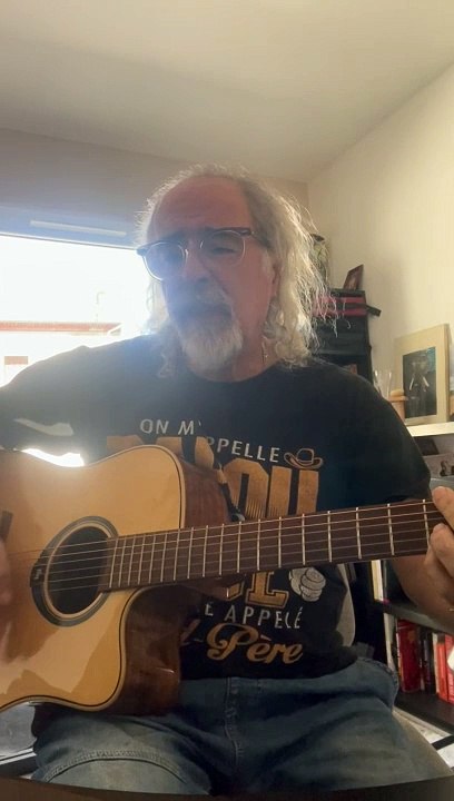 la fille qui m'accompagne