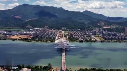 Ce pont chinois est démoli pour faire place à un nouveau pont