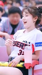 갑작스러운 소나기로 우비장착 이주은(Lee Ju-Eun)치어리더