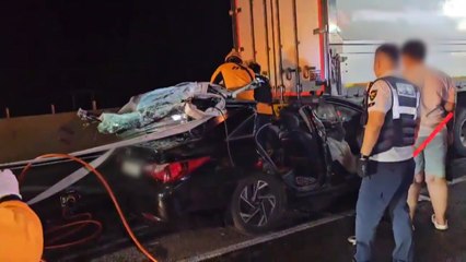 승용차, 중부고속도로서 8.5톤 트럭 추돌...1명 숨져 / YTN