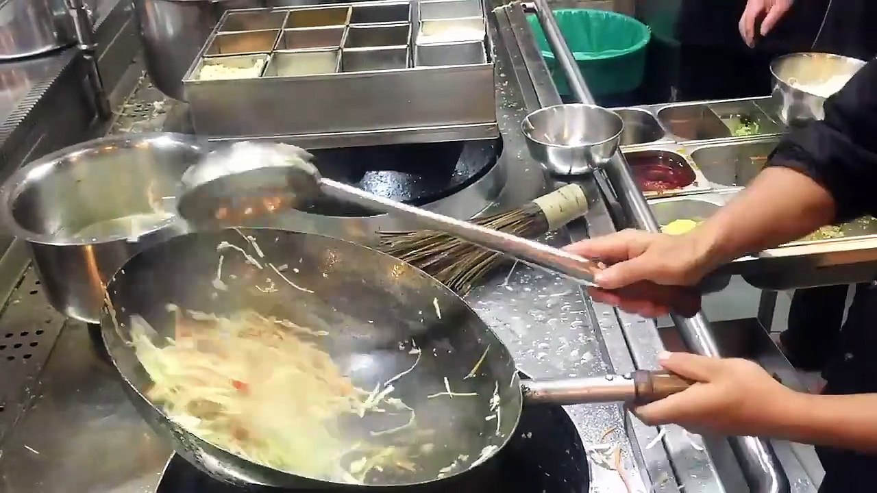 Fastest Chinese food Noodles chef in the world ,Cooking -Recipies- Hakka noodles