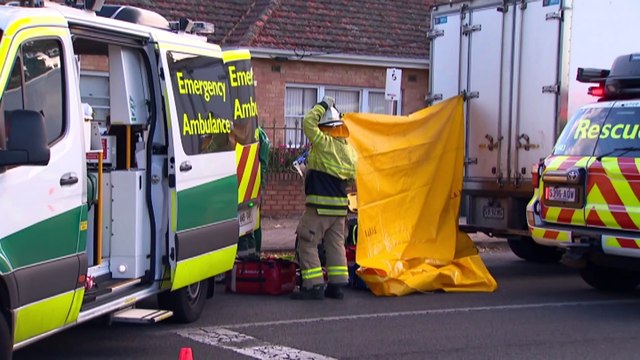 Truck driver who hit two Marryatville High School students ran light nine seconds after it turned red, court hears