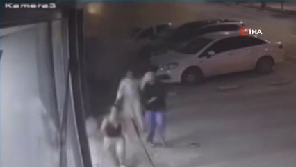 3 kişinin ölümden döndüğü kaza kamerada!