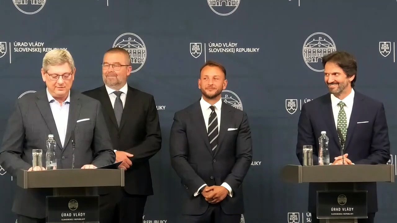 ZÁZNAM: Ministri avizujú zlepšenie podmienok pre príslušníkov ozbrojených zborov