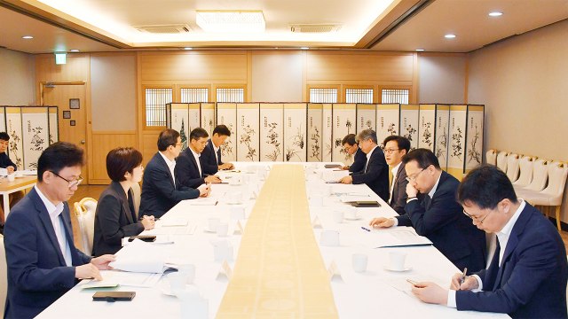 배추·무 하루 3백 톤 이상 공급...수산물 비축 전량 방출 / YTN