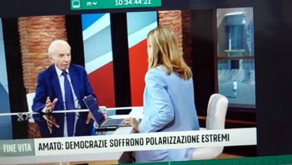 Giuliano Amato alla giornalista Giovanna Pancheri: «Mademoiselle, quando stacchi?»