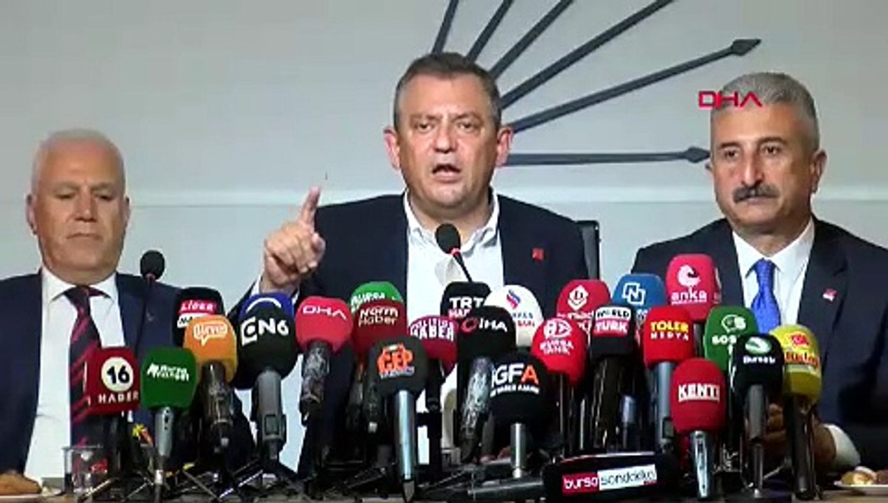 BURSA CHP Genel Başkanı Özgür Özel, partisinin İl Başkanlığı ziyaretinde konuştu