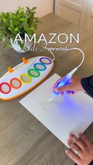 Télécharger la video: Crayola Magic Light Brush with Mess-Free Painting for Toddlers | Kids Activities | Parenting Hacks