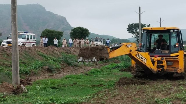 बेशकीमती भूमि से अतिक्रमण हटाया