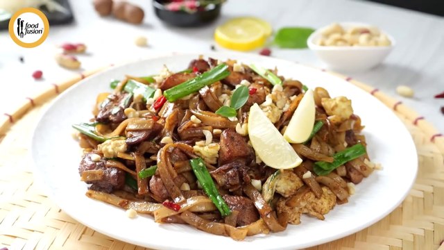 Chicken Thai Noodles Recipe by Food Fusion