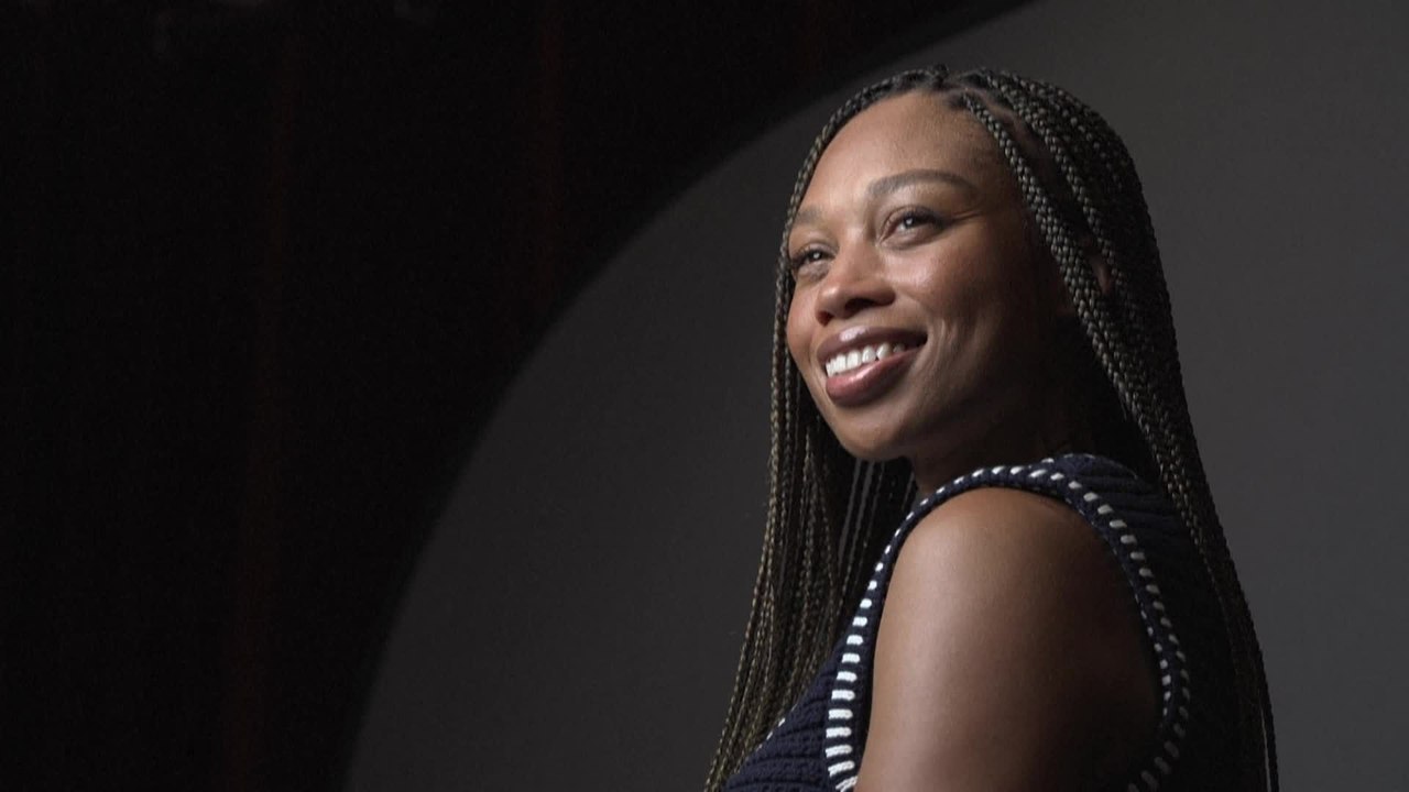 "Ce serait monumental" que Kamala Harris soit présidente des Etats-Unis, estime Allyson Felix